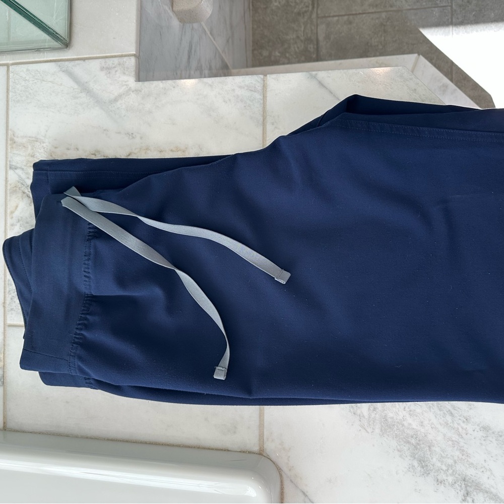 Figs livingston high waisted scrub pants